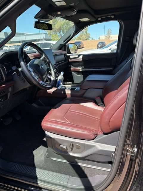 Used 2024 Ford Expedition Limited RWD image 5