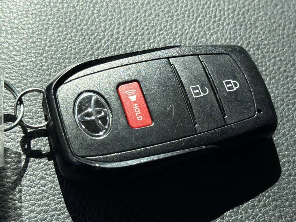 Used 2024 Toyota Tacoma SR5 AWD/4WD image 28
