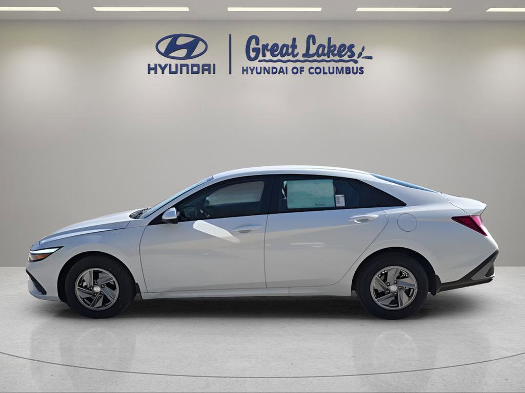 New 2026 Hyundai Elantra SE FWD image 3