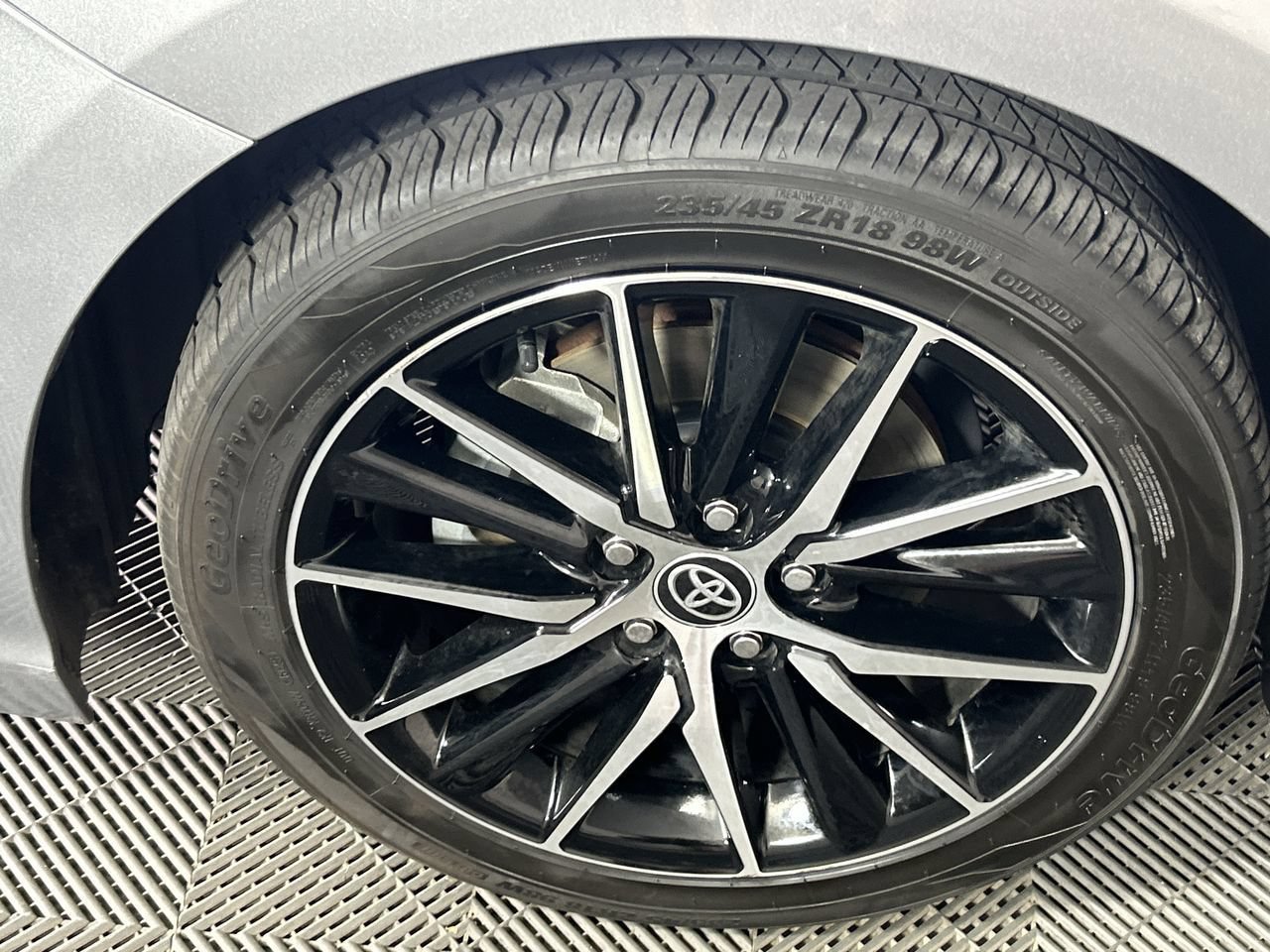 Used 2024 Toyota Camry SE FWD image 10