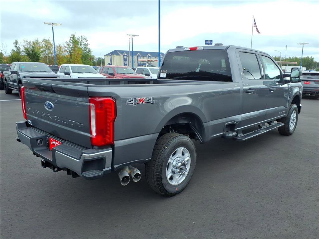 New 2026 Ford F350 XLT image 3