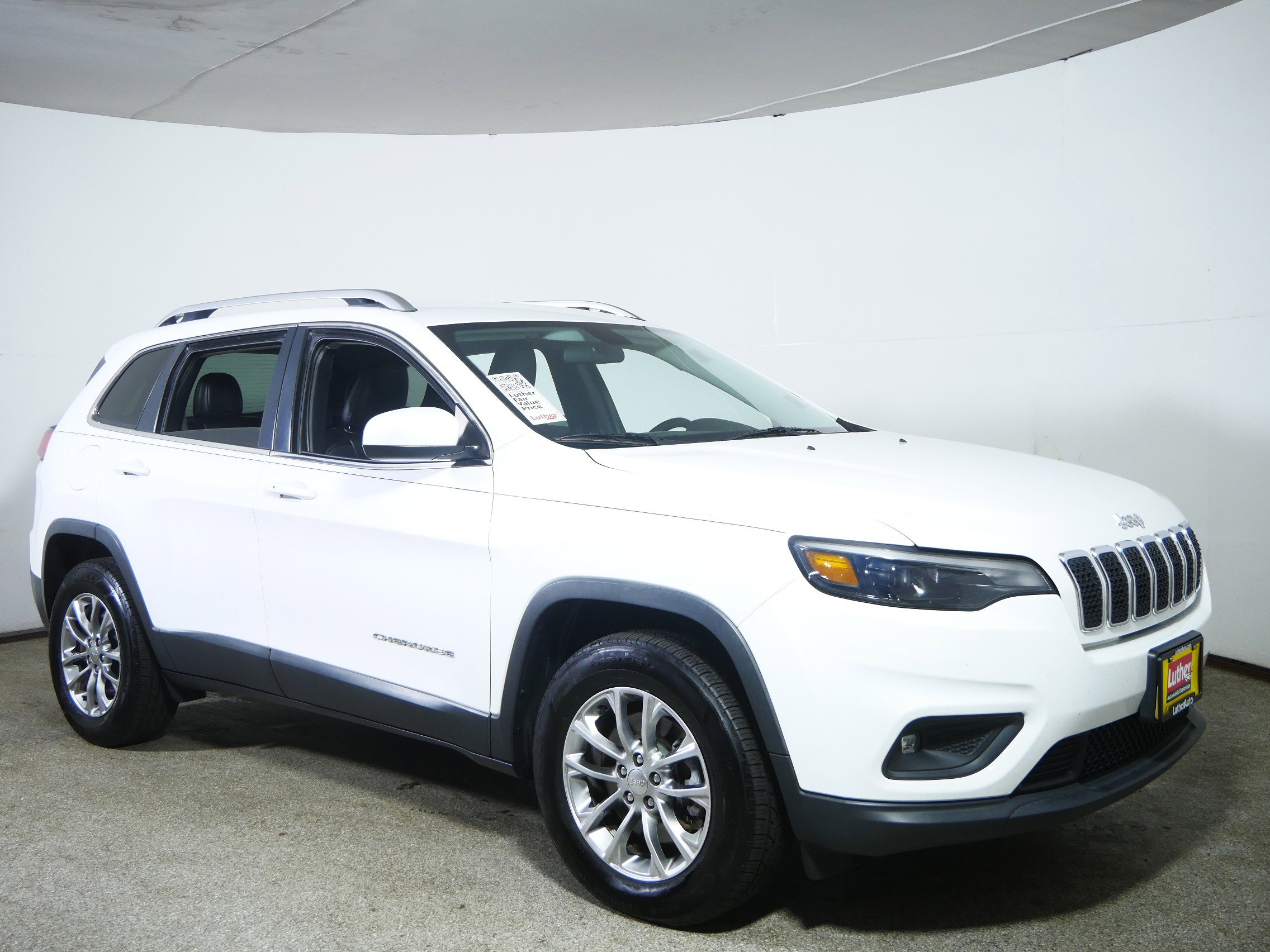 Used 2019 Jeep Cherokee Latitude Plus image 1