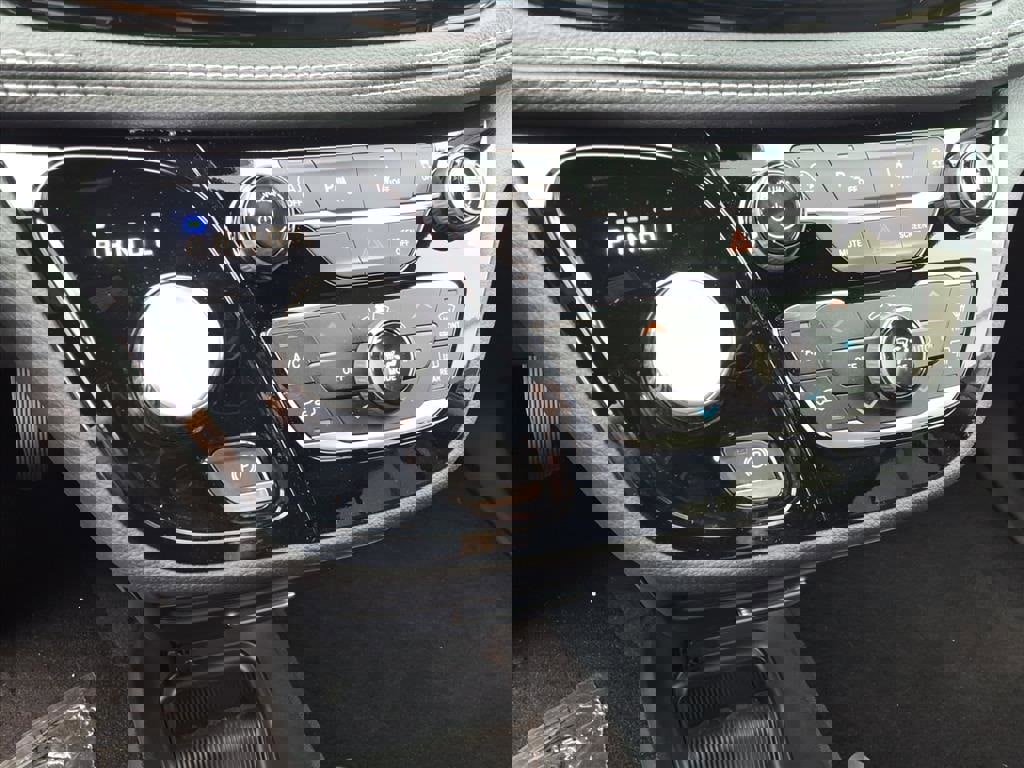 New 2026 Chrysler Pacifica Select image 10