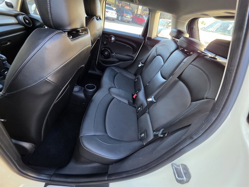 Used 2016 MINI Cooper 4-Door Hardtop FWD image 14