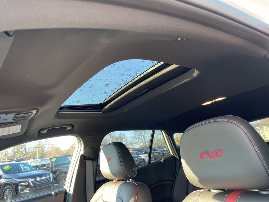 New 2026 Chevrolet Trax RS w/ Sunroof Package image 24