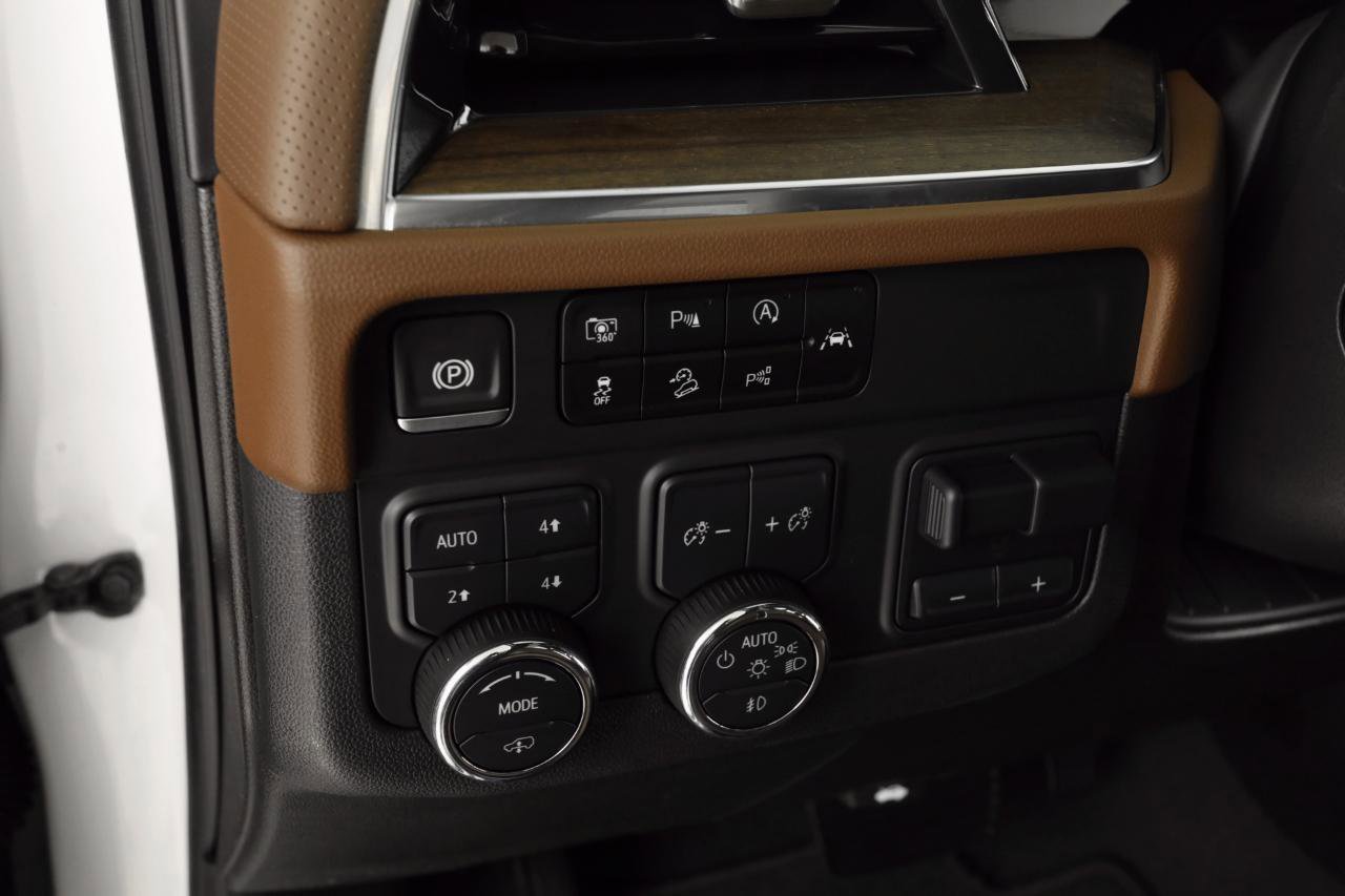 Used 2025 Chevrolet Suburban High Country image 35