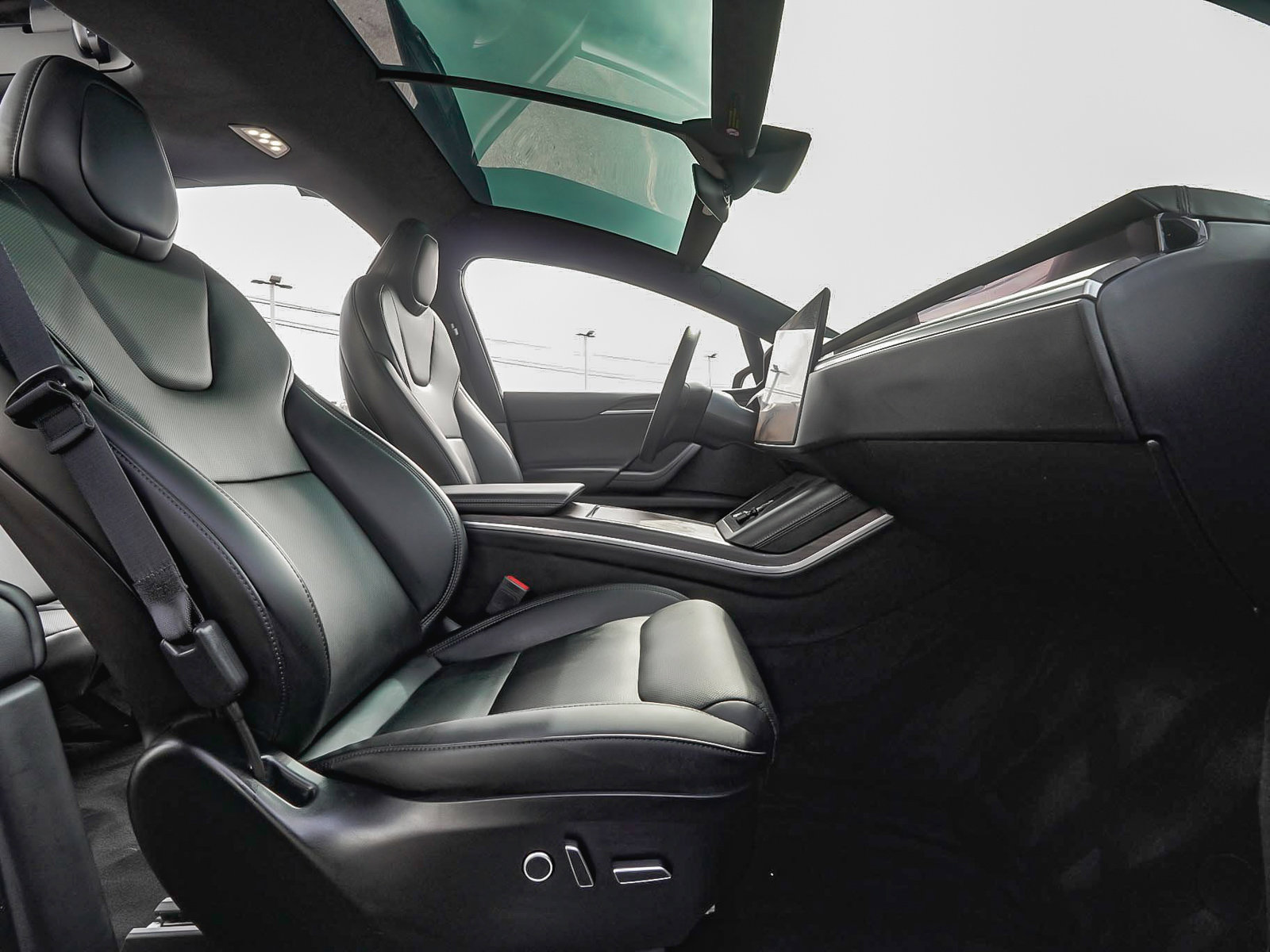 Used 2024 Tesla Model X image 40