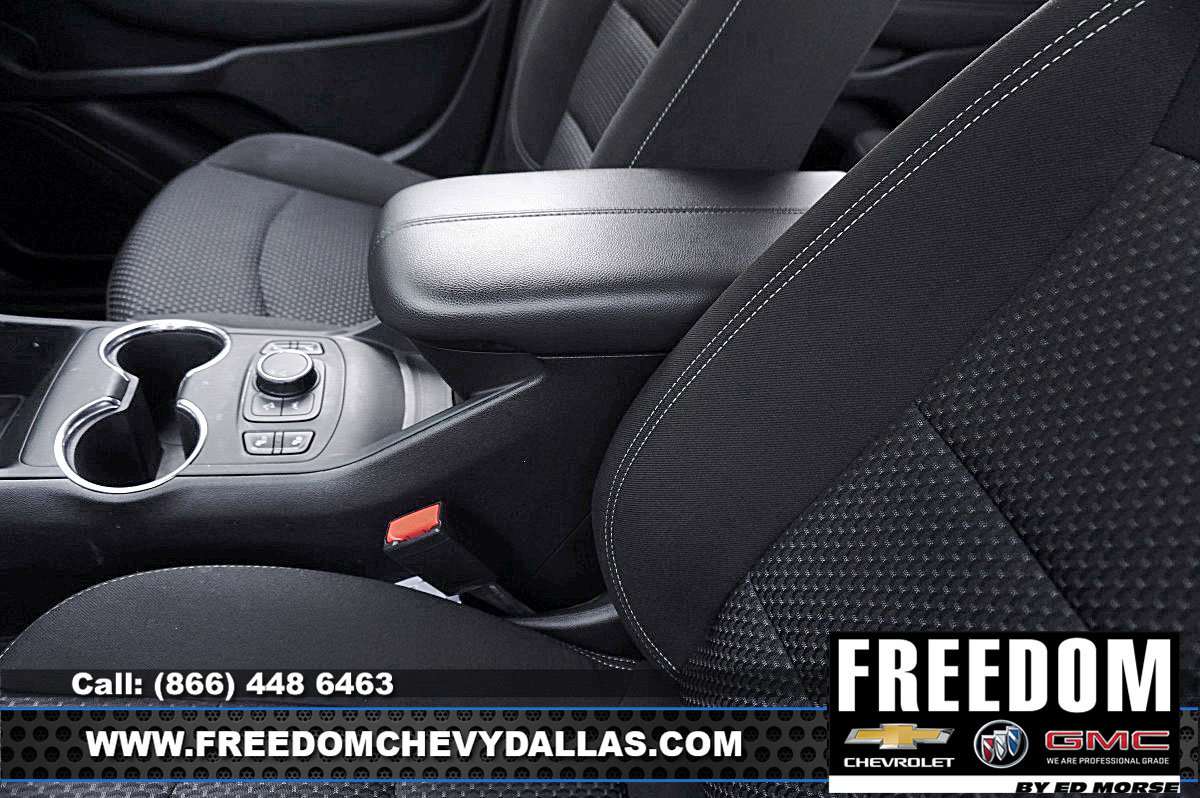 Used 2024 GMC Terrain SLE w/ Driver Convenience Package image 32