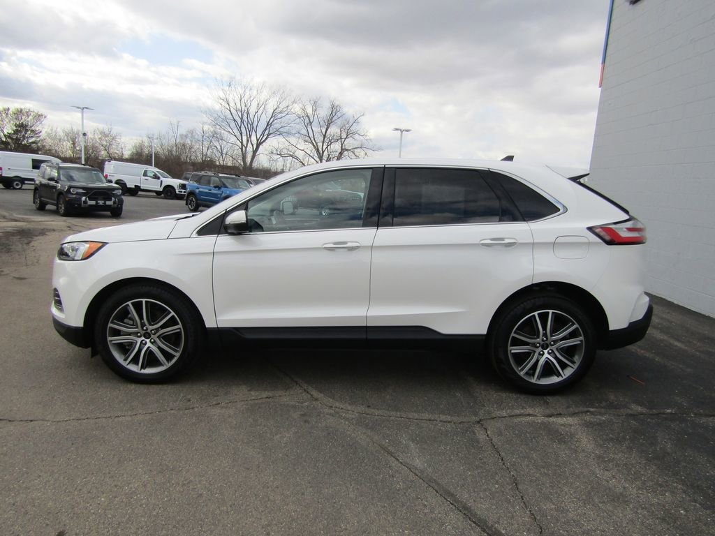 Used 2024 Ford Edge Titanium w/ Equipment Group 301A AWD/4WD image 2