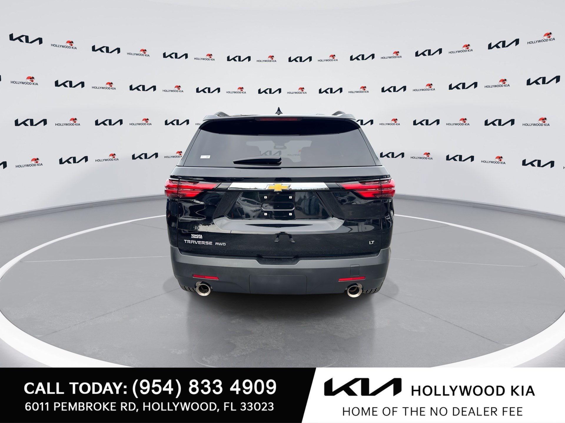 Used 2023 Chevrolet Traverse LT w/ LPO, Cargo Package AWD/4WD image 7