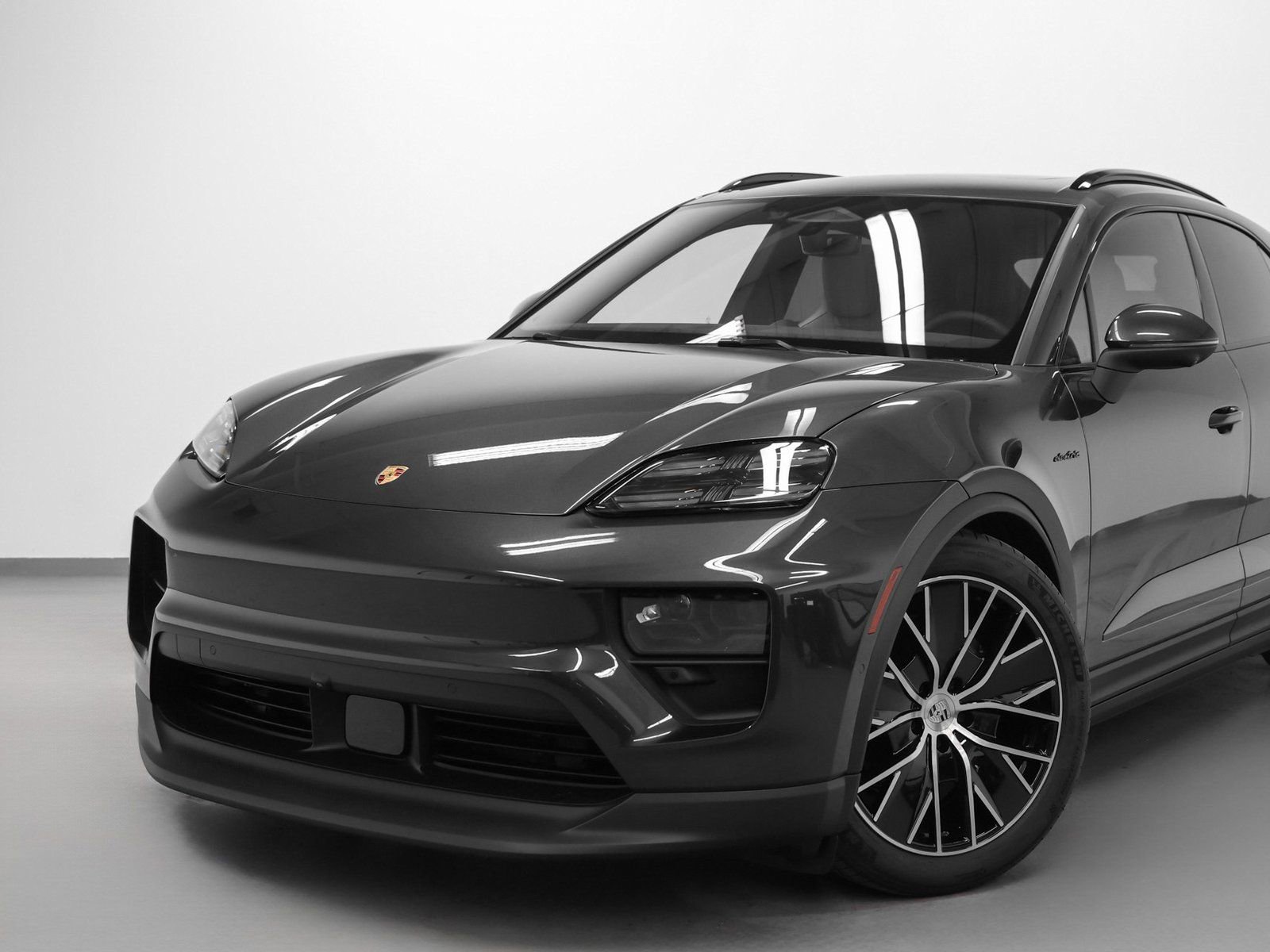 New 2026 Porsche Macan 4 Electric image 7