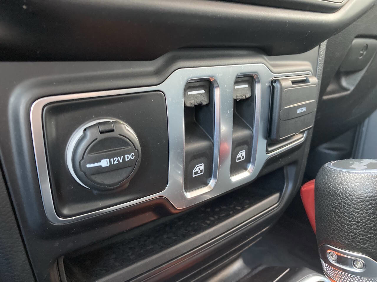 Used 2020 Jeep Wrangler Sport image 27