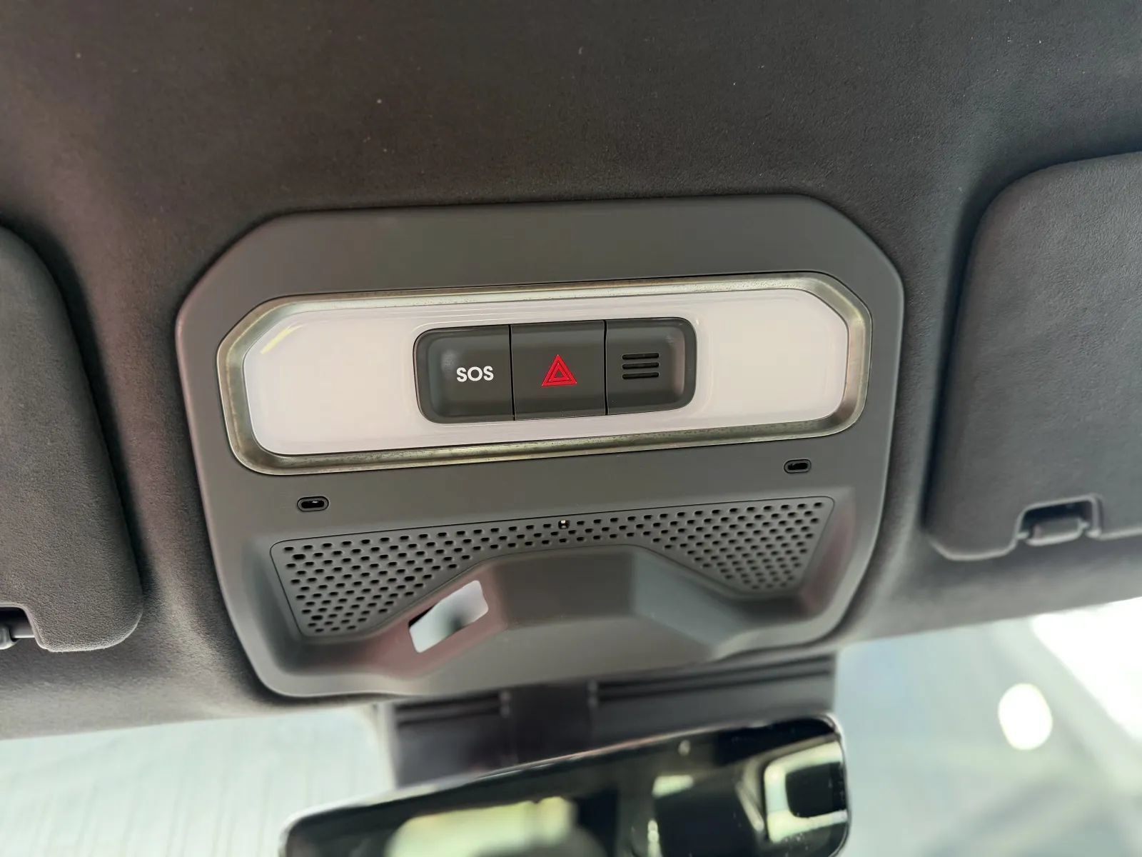 Used 2022 Rivian R1S Launch Edition Quad AWD/4WD image 37