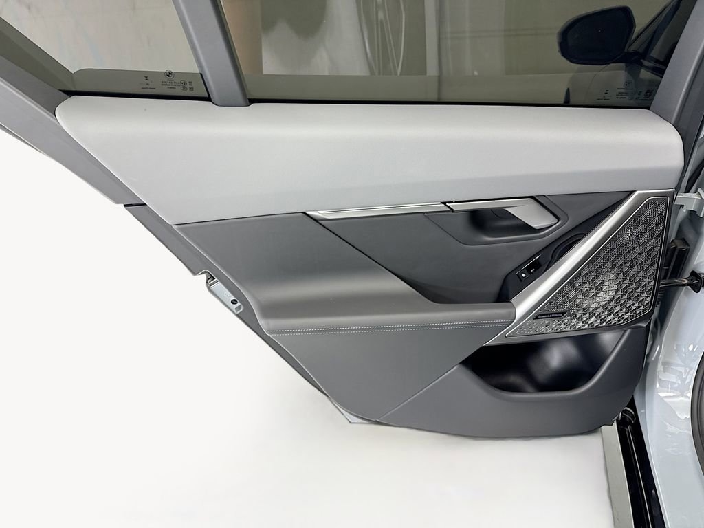 Certified 2026 BMW i5 eDrive40 w/ M Sport Package image 25