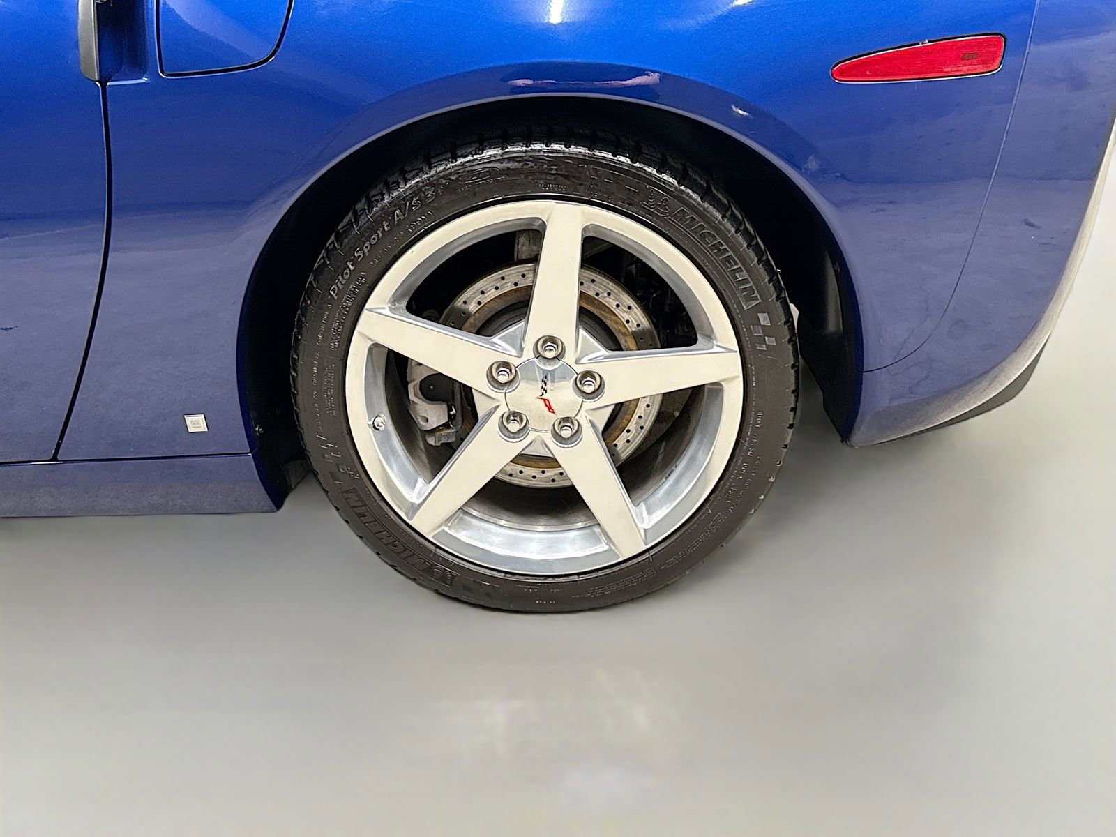 Used 2006 Chevrolet Corvette Coupe w/ Preferred Equipment Group RWD image 30