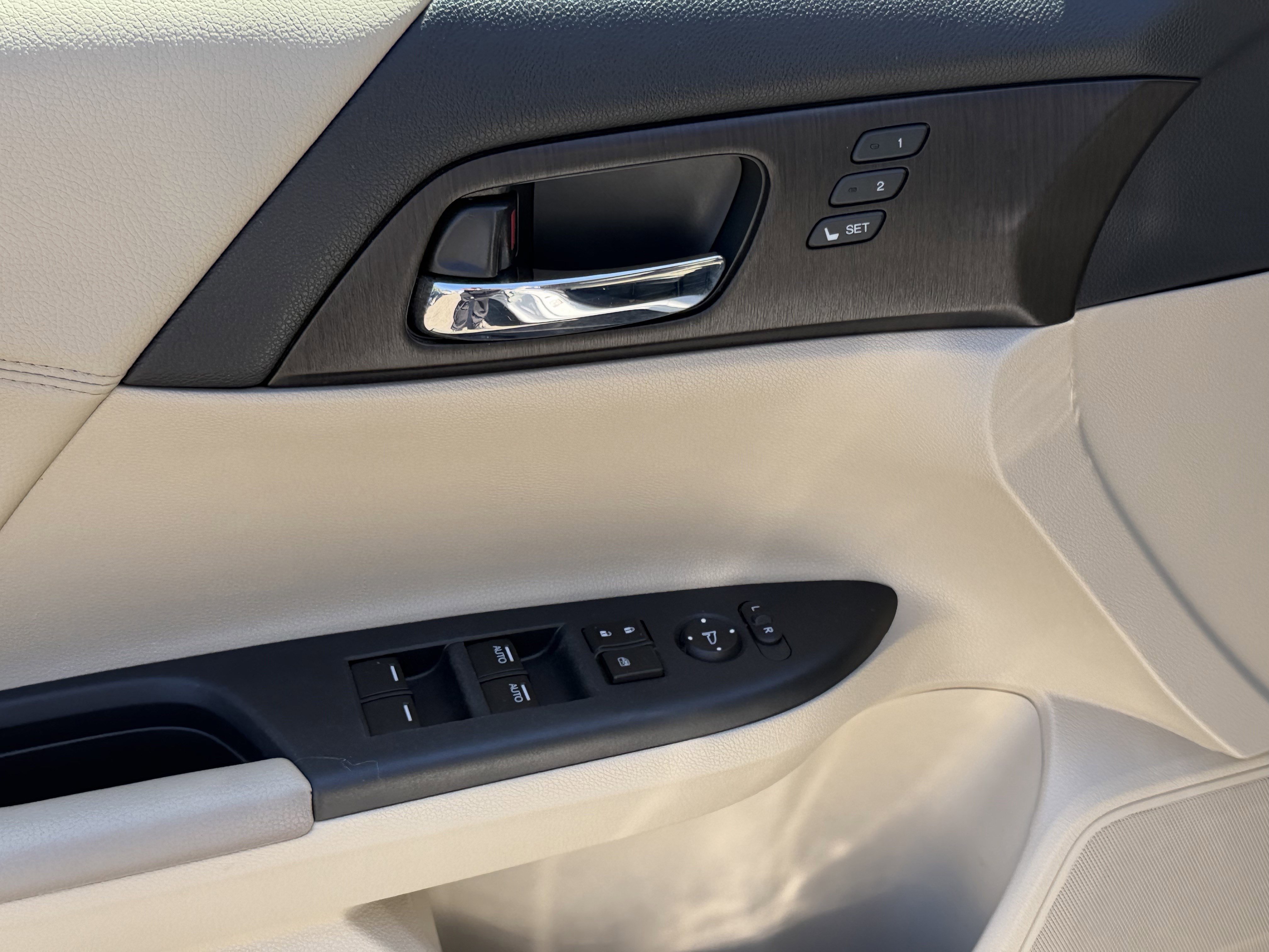 Used 2015 Honda Accord EX-L image 15