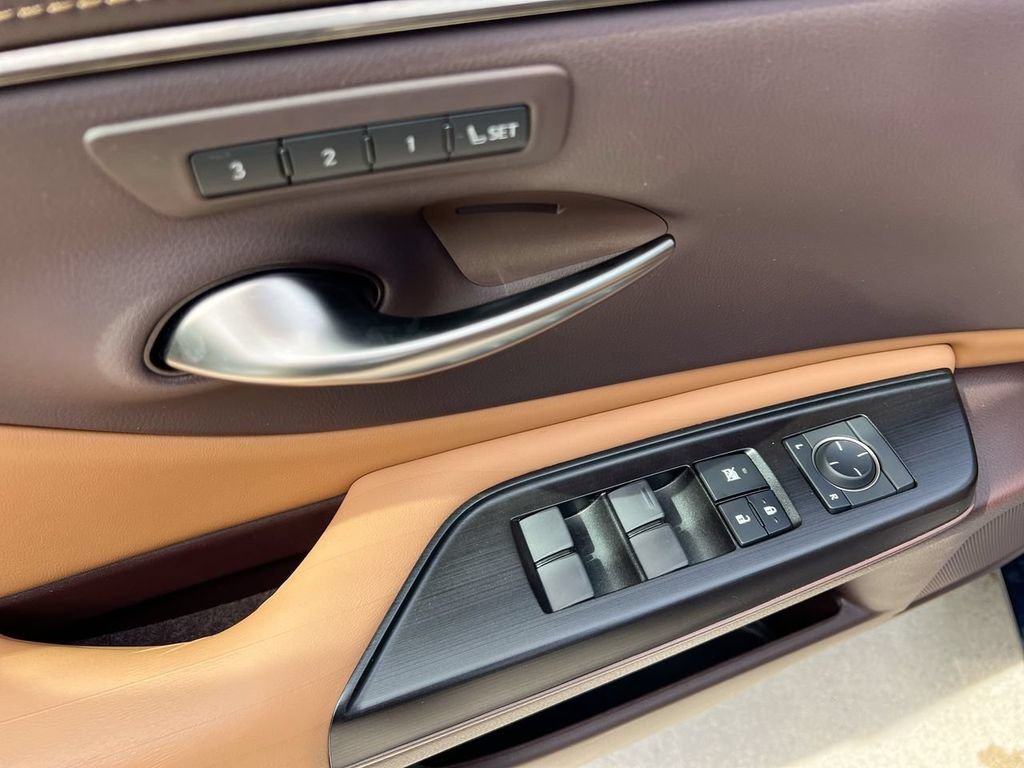Used 2019 Lexus ES 350 w/ Accessory Package 2 FWD image 11