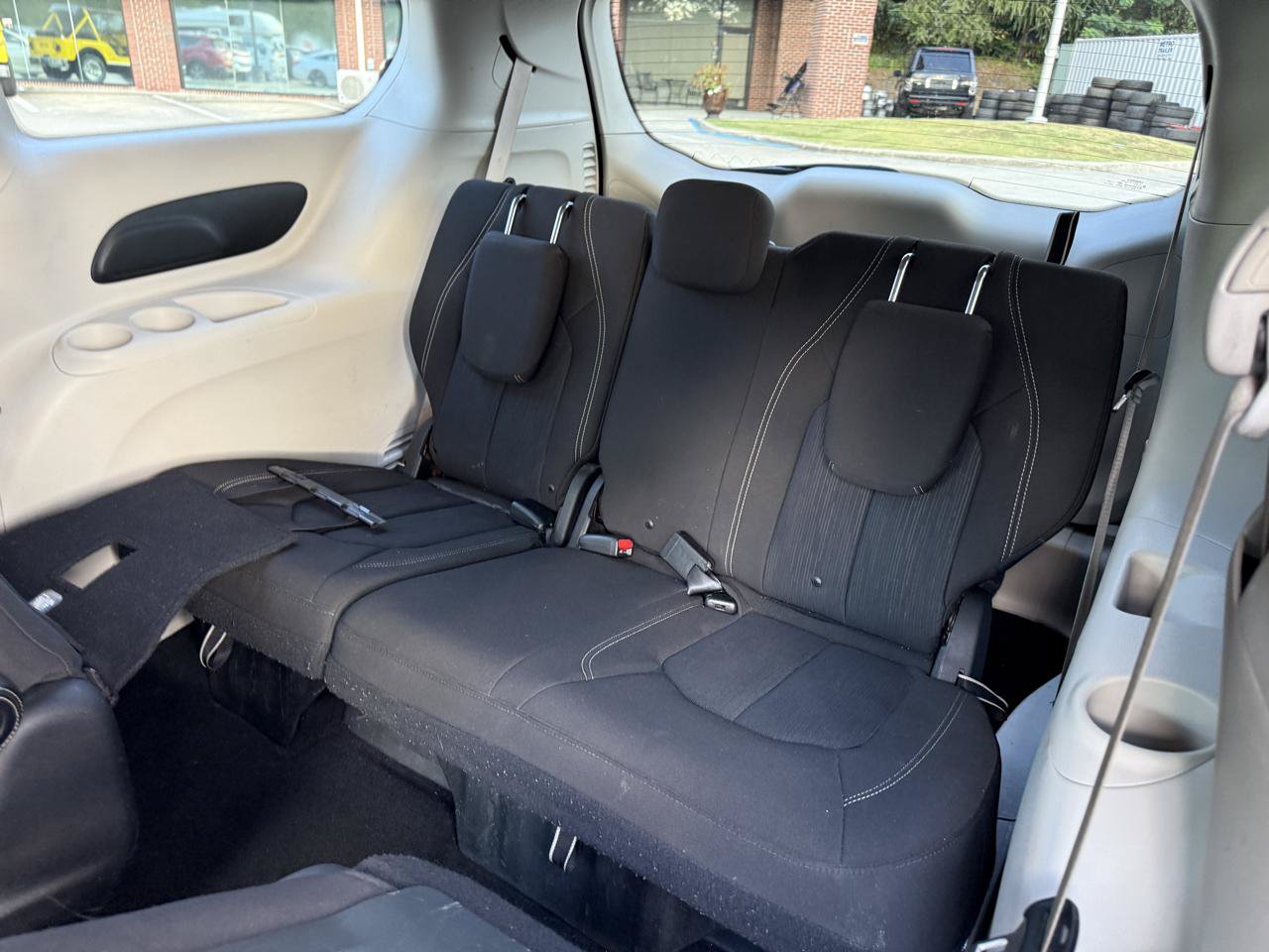 Used 2020 Chrysler Voyager LX w/ Cold Weather Group FWD image 22