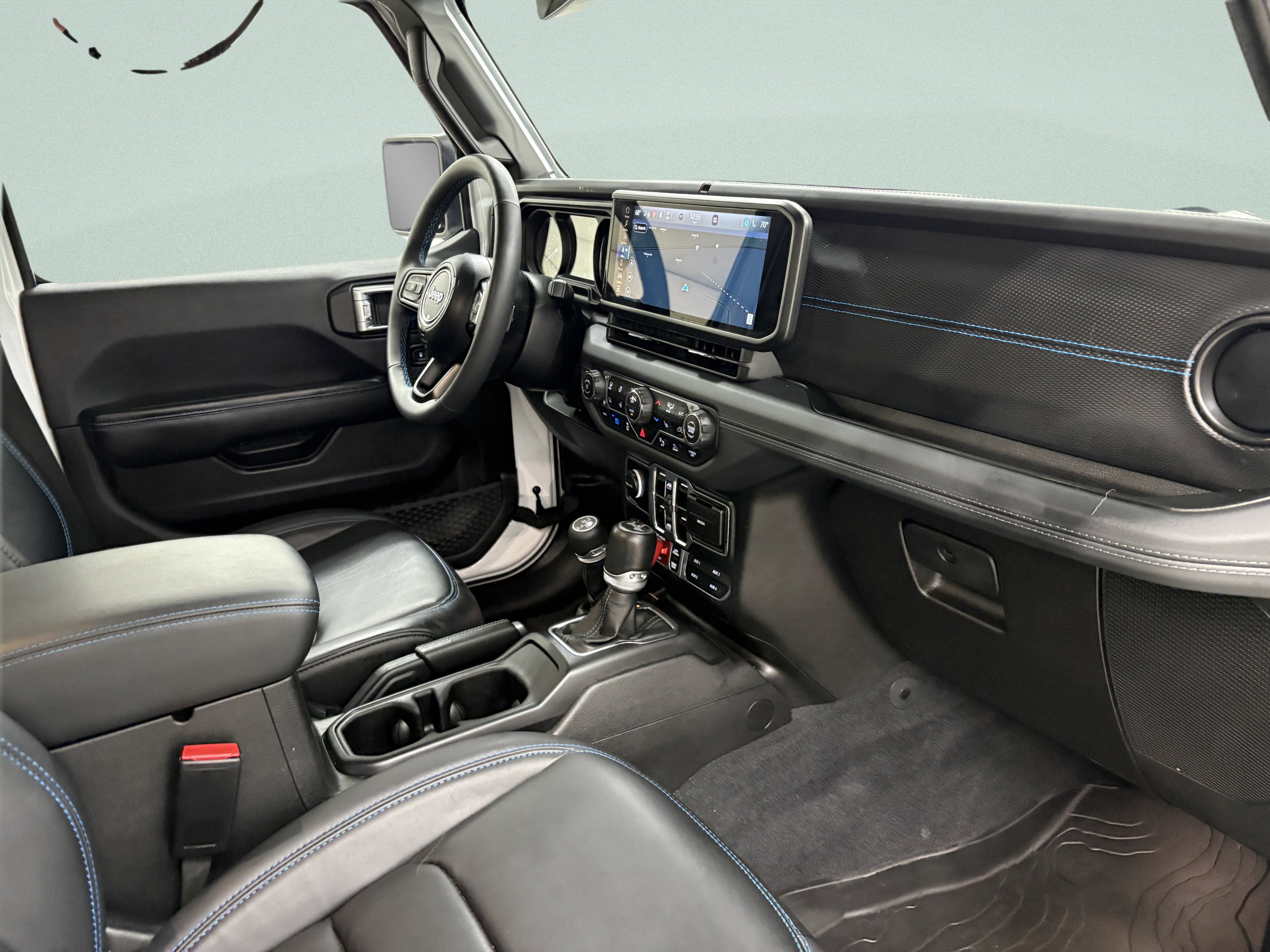 Used 2024 Jeep Wrangler Unlimited Rubicon 4xe image 24