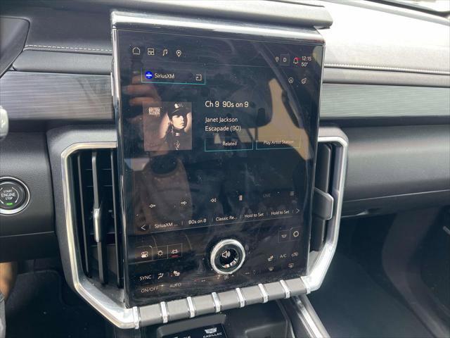Used 2025 GMC Acadia Elevation w/ Elevation Premium Package image 26
