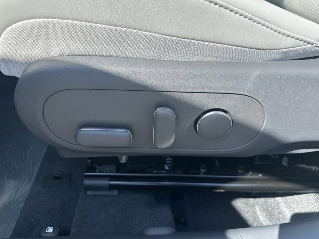 New 2026 Hyundai Kona SEL Premium image 17