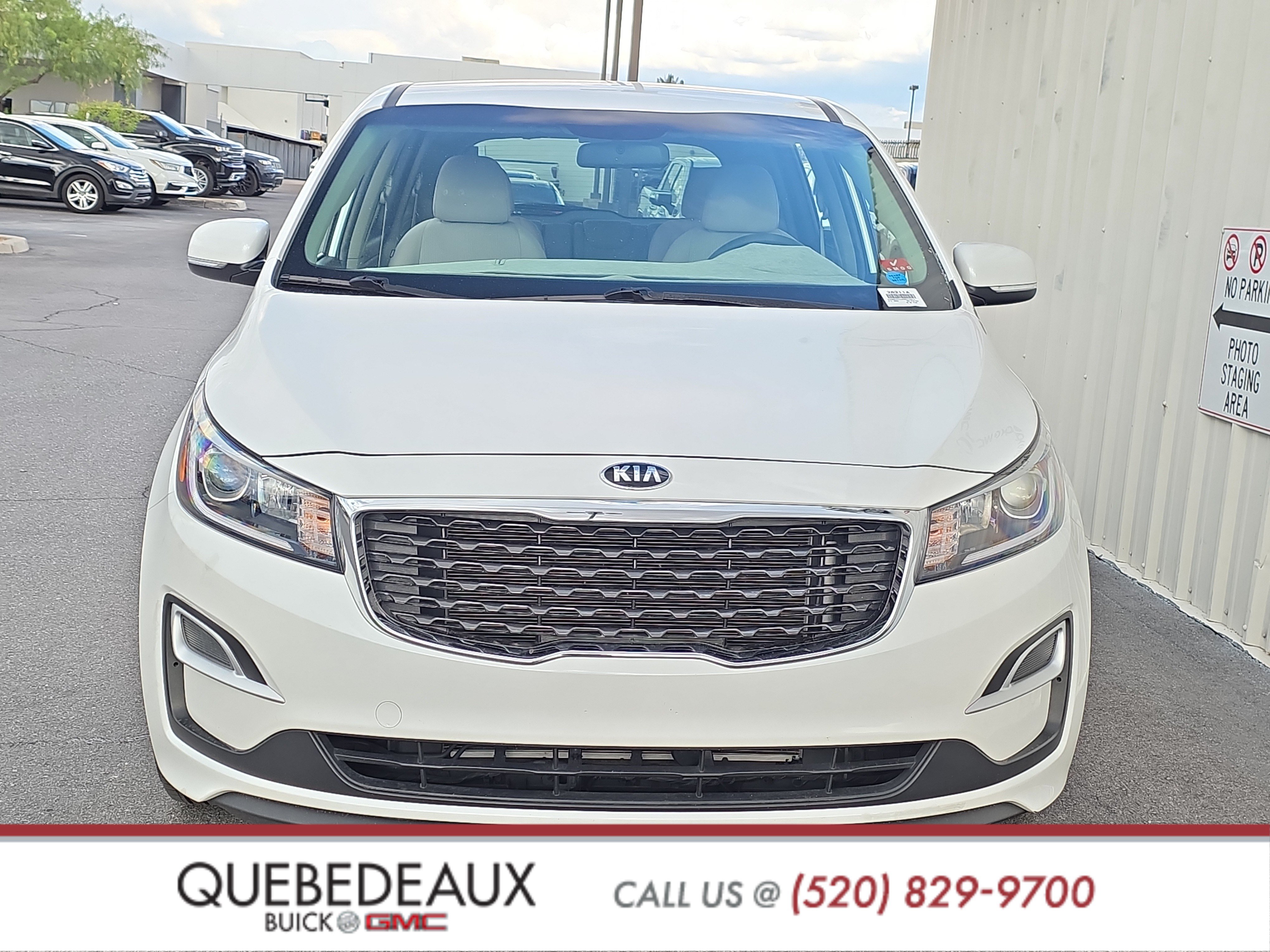Used 2019 Kia Sedona LX FWD image 2