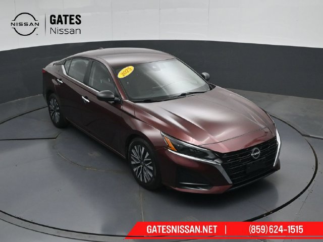 Used 2025 Nissan Altima 2.5 SV FWD image 45