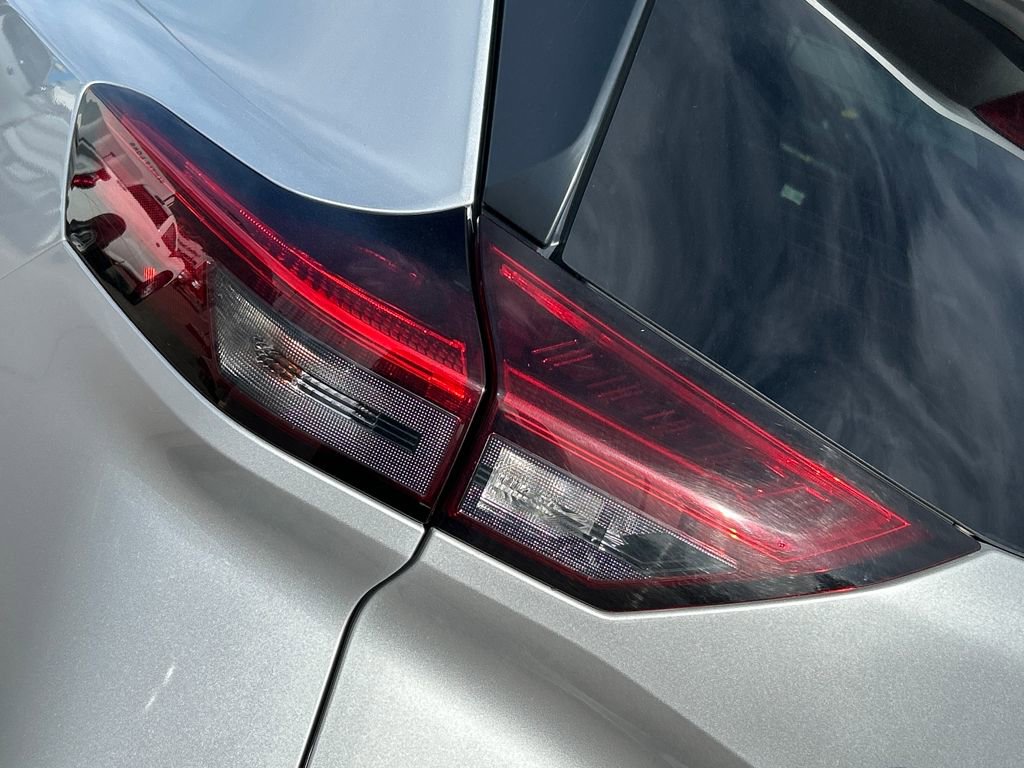 Used 2023 Nissan Rogue SV image 23