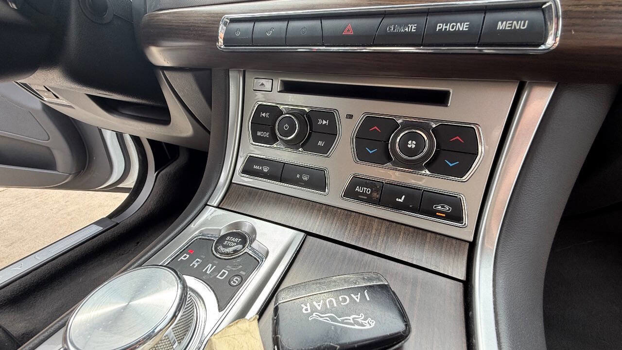 Used 2013 Jaguar XF RWD image 93