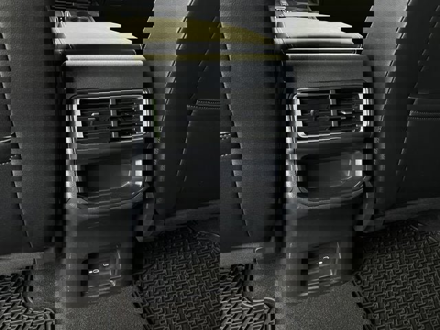 Used 2024 Volkswagen Atlas Cross Sport SE image 25