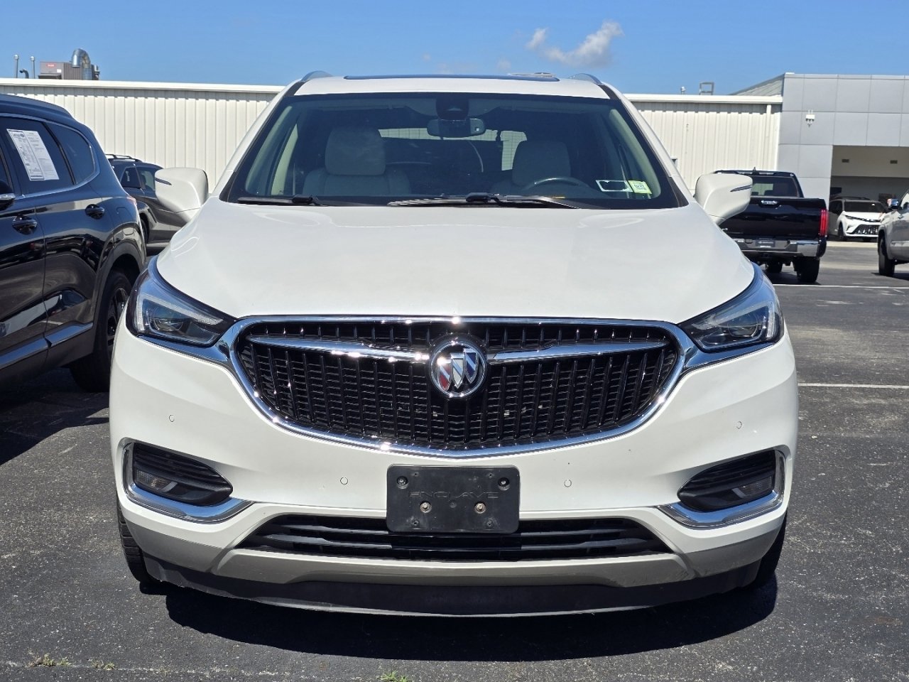 Used 2021 Buick Enclave Premium w/ Sun and Sites Package AWD/4WD image 2