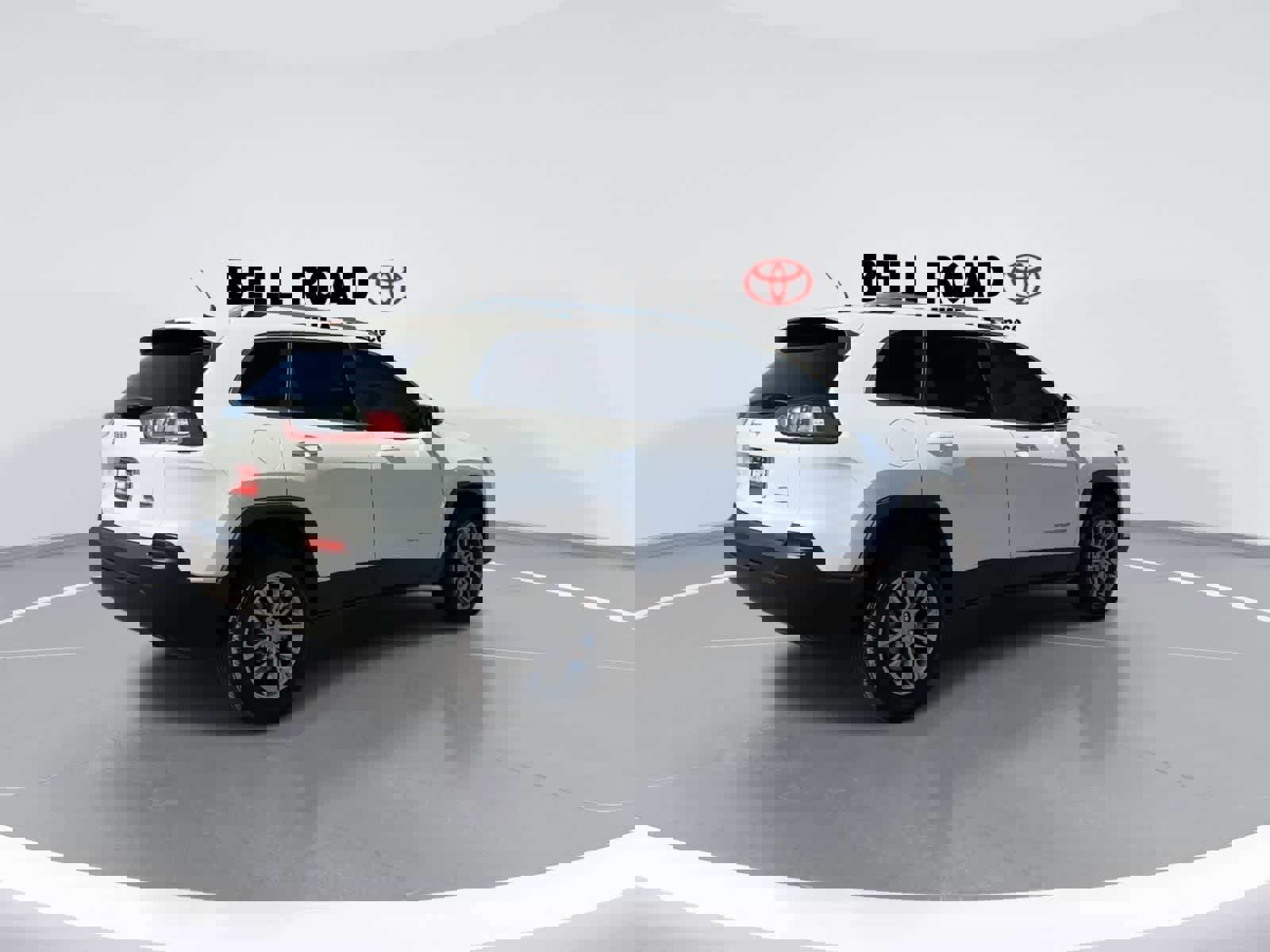 Used 2019 Jeep Cherokee Latitude Plus w/ Cold Weather Group image 8