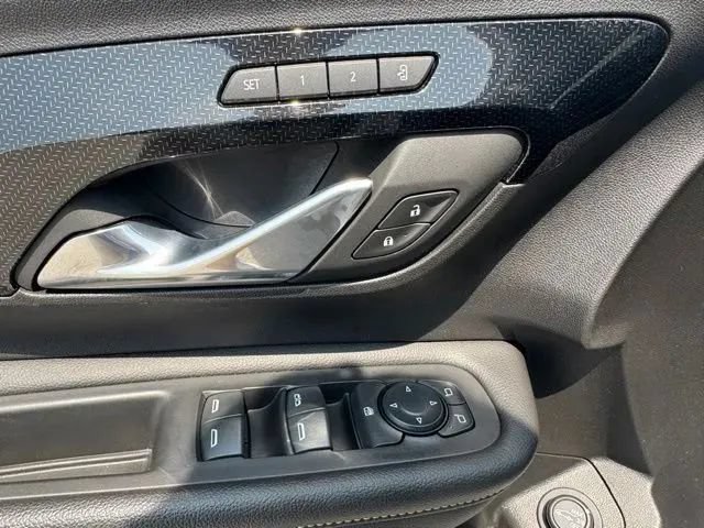 Used 2023 GMC Terrain AT4 AWD/4WD image 12