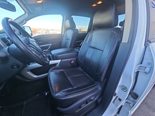 Used 2019 Nissan Titan PRO-4X w/ Pro-4x Convenience Package AWD/4WD image 16