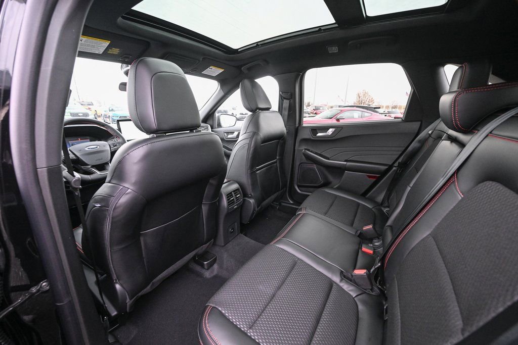 New 2026 Ford Escape ST-Line w/ Tech Pack #1 image 18