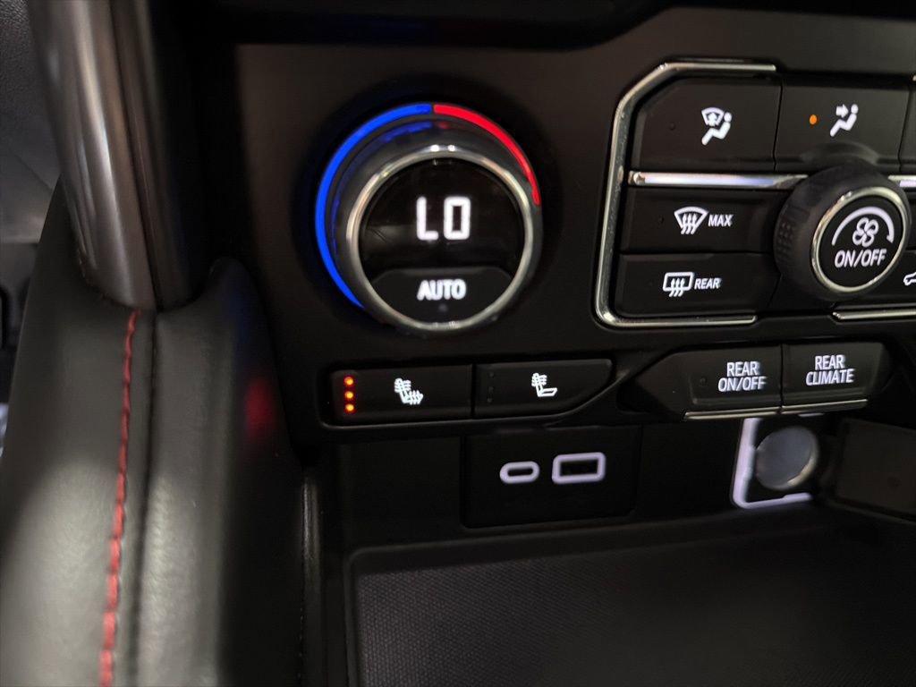 Certified 2022 Chevrolet Suburban RST w/ Luxury Package AWD/4WD image 31