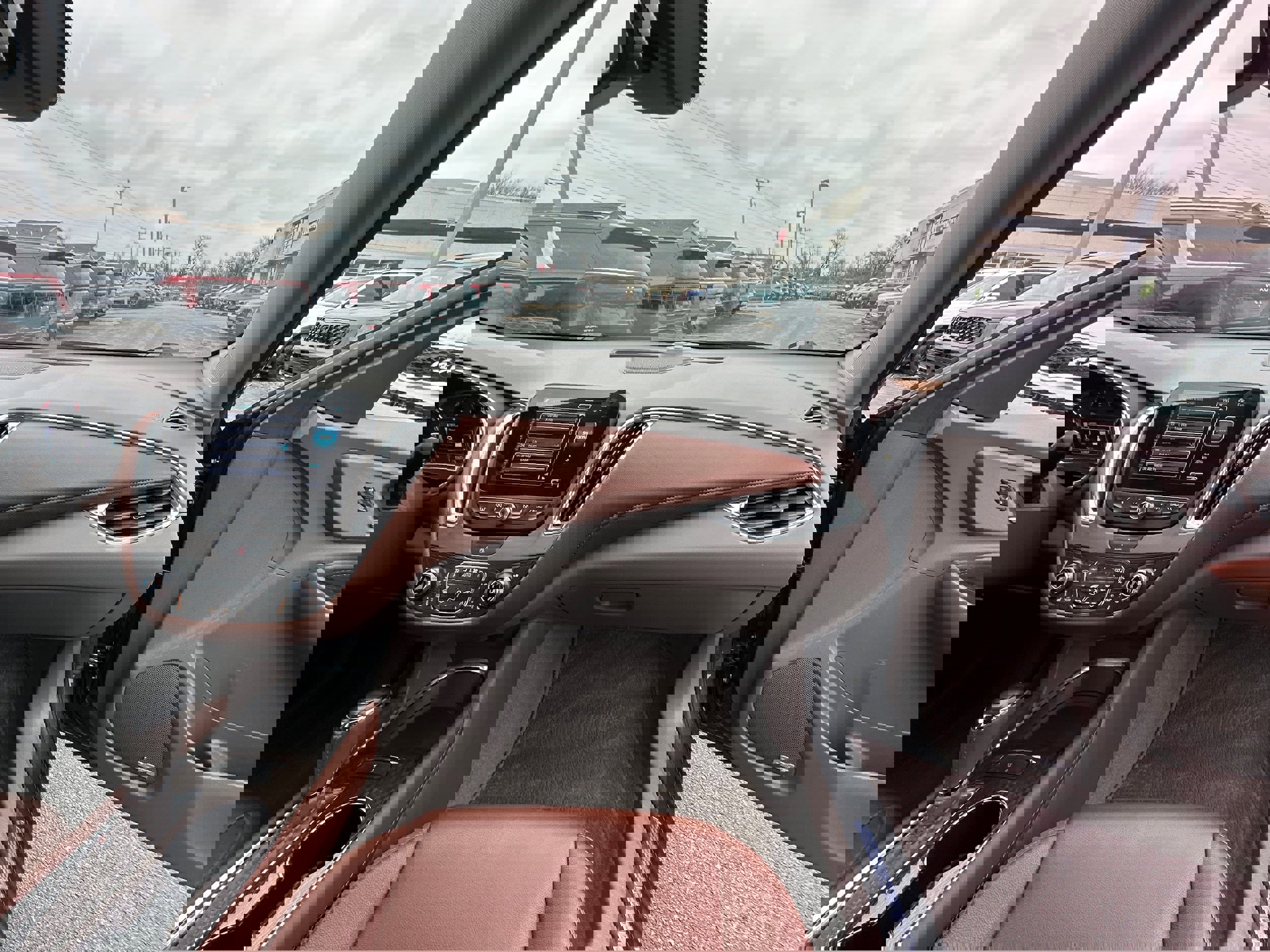 Used 2017 Chevrolet Malibu Premier FWD image 18