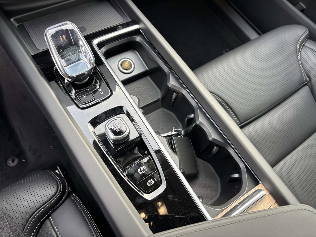 New 2026 Volvo XC60 T8 Ultra w/ Protection Package Premier image 22