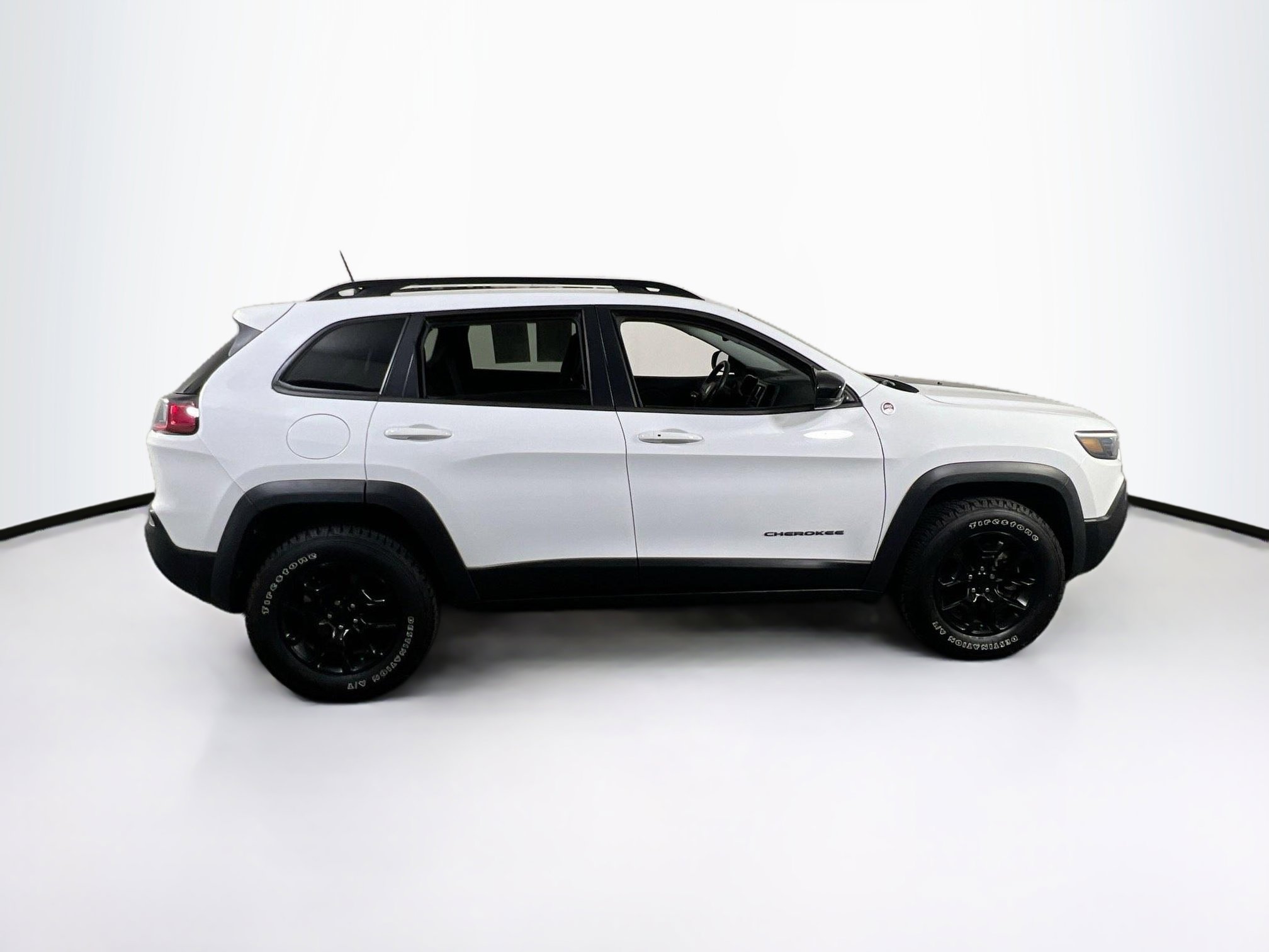 Used 2022 Jeep Cherokee Trailhawk w/ Trailer Tow Group AWD/4WD image 4