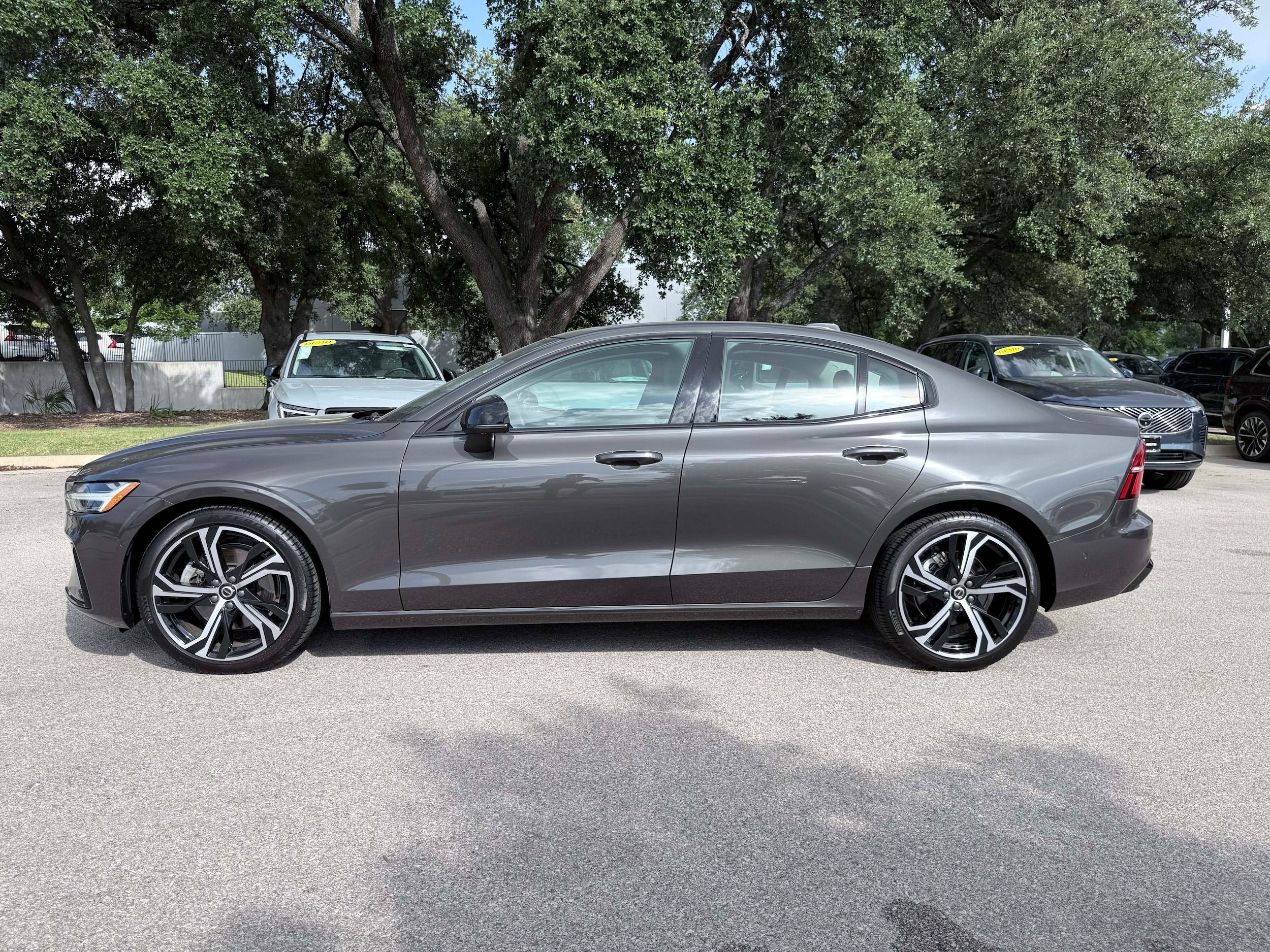 Certified 2025 Volvo S60 B5 Plus w/ Protection Package Premier FWD image 3