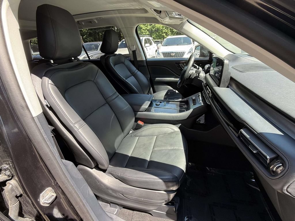 Used 2025 Lincoln Aviator AWD image 9
