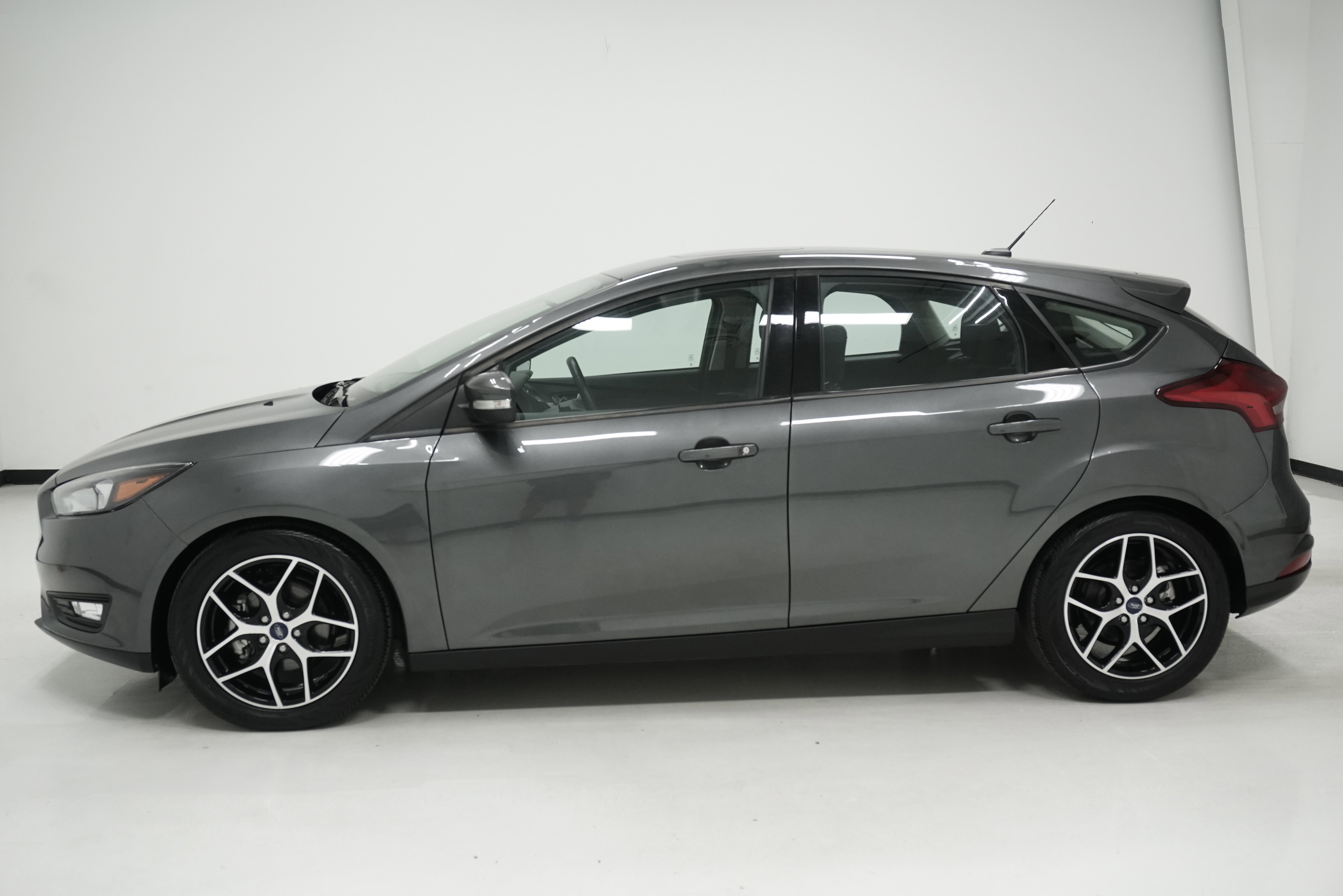 Used 2018 Ford Focus SEL w/ Cold Weather Package image 7