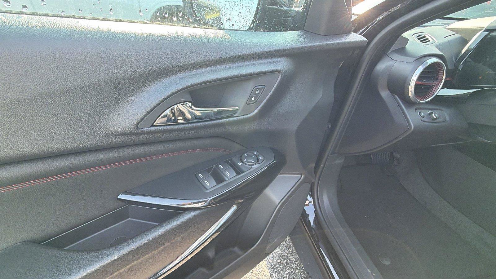 New 2026 Chevrolet Trax RS w/ Sunroof Package FWD image 17