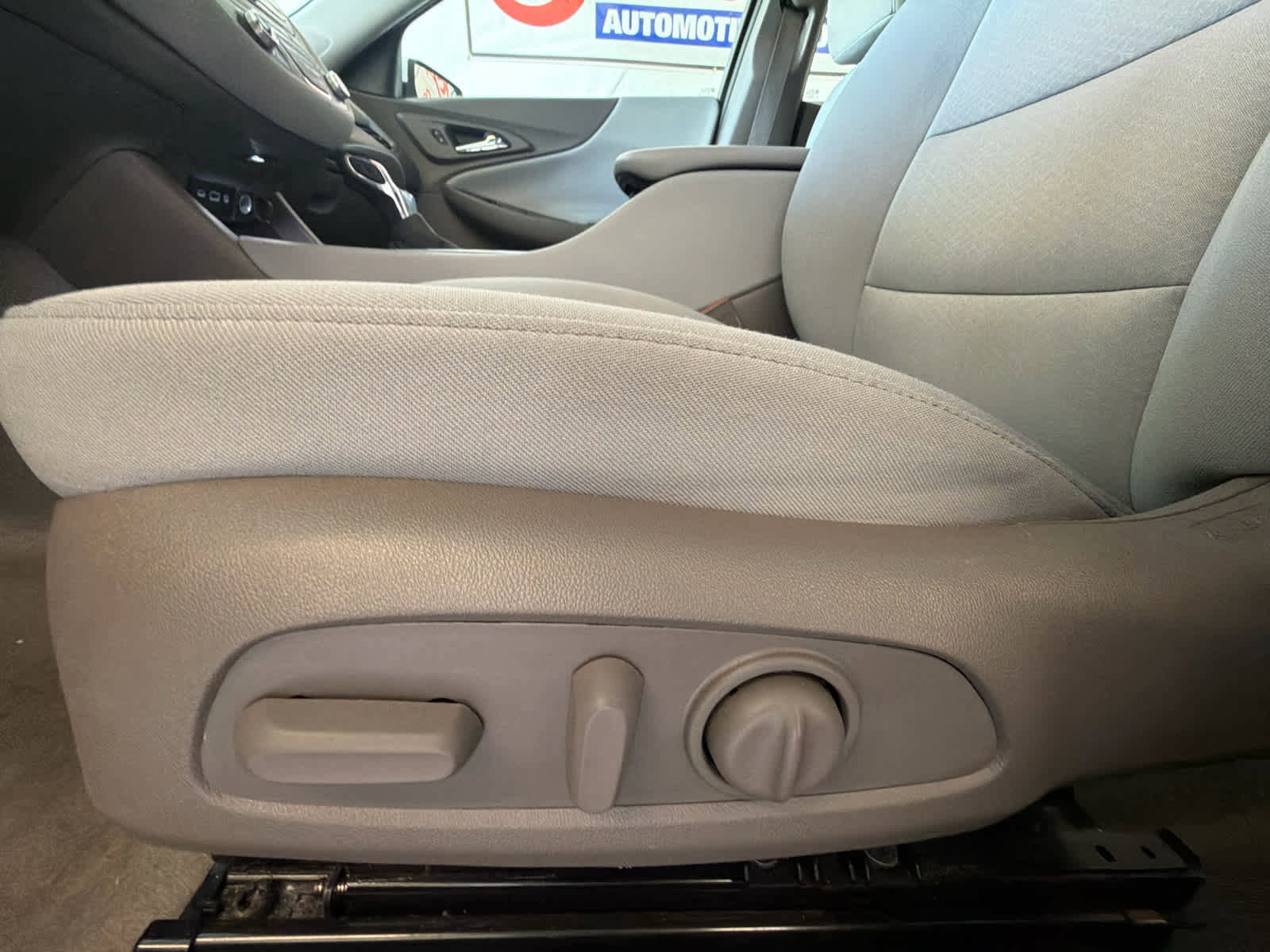 Used 2024 Chevrolet Malibu LT FWD image 16