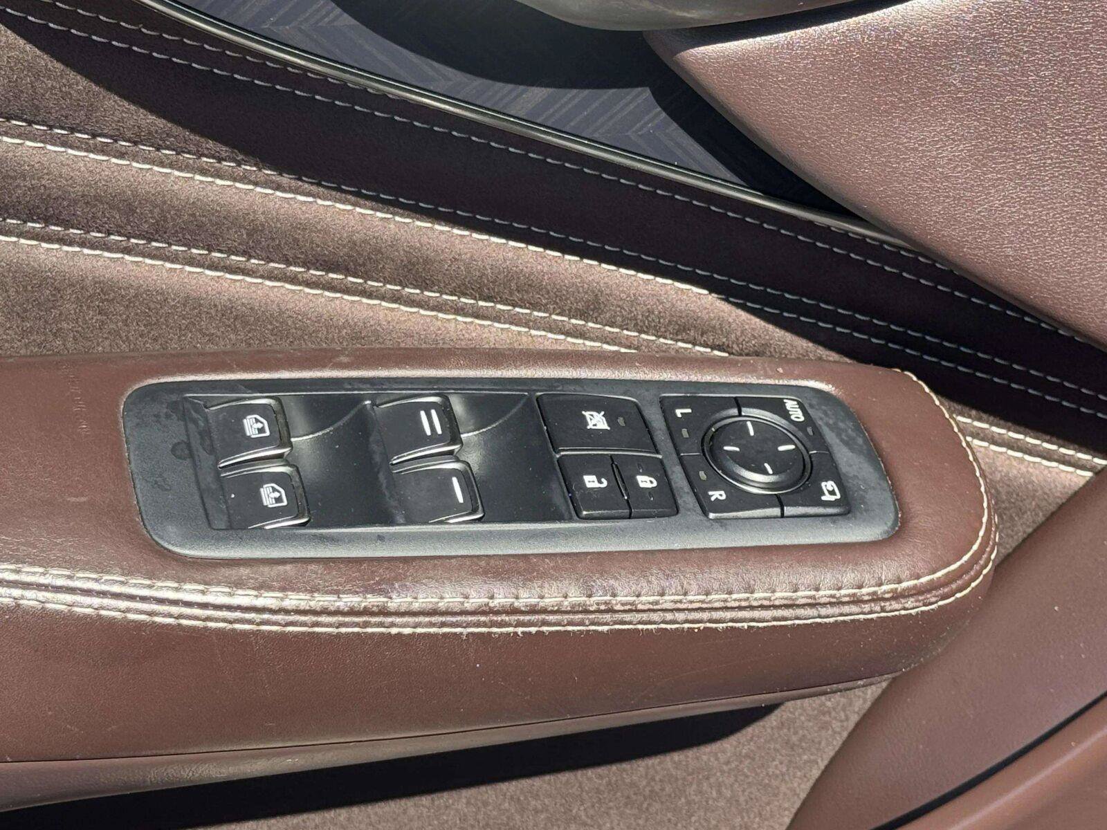 Used 2018 Lexus LS 500 AWD w/ Luxury Package image 16