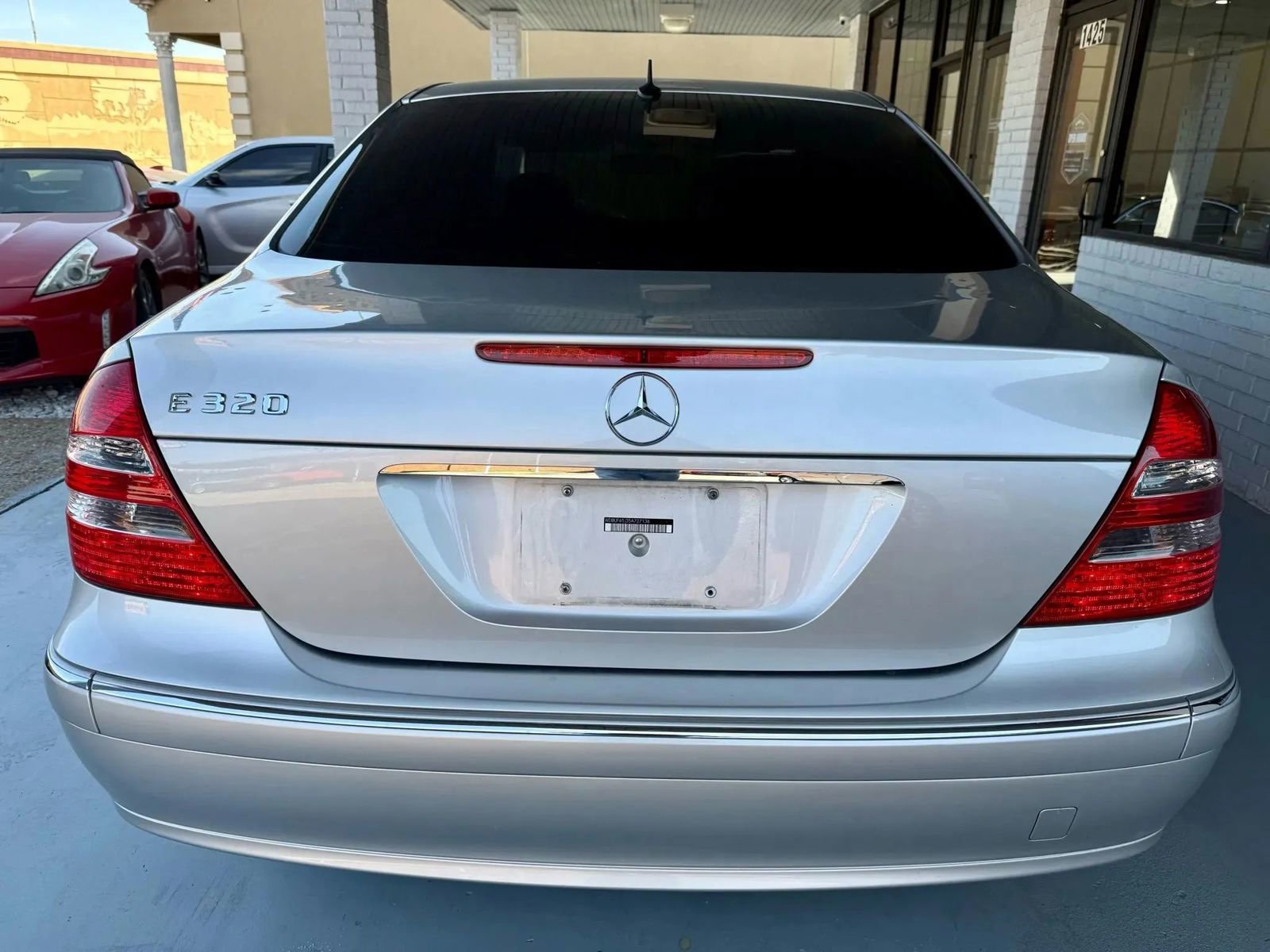 Used 2005 Mercedes-Benz E 320 Sedan image 4