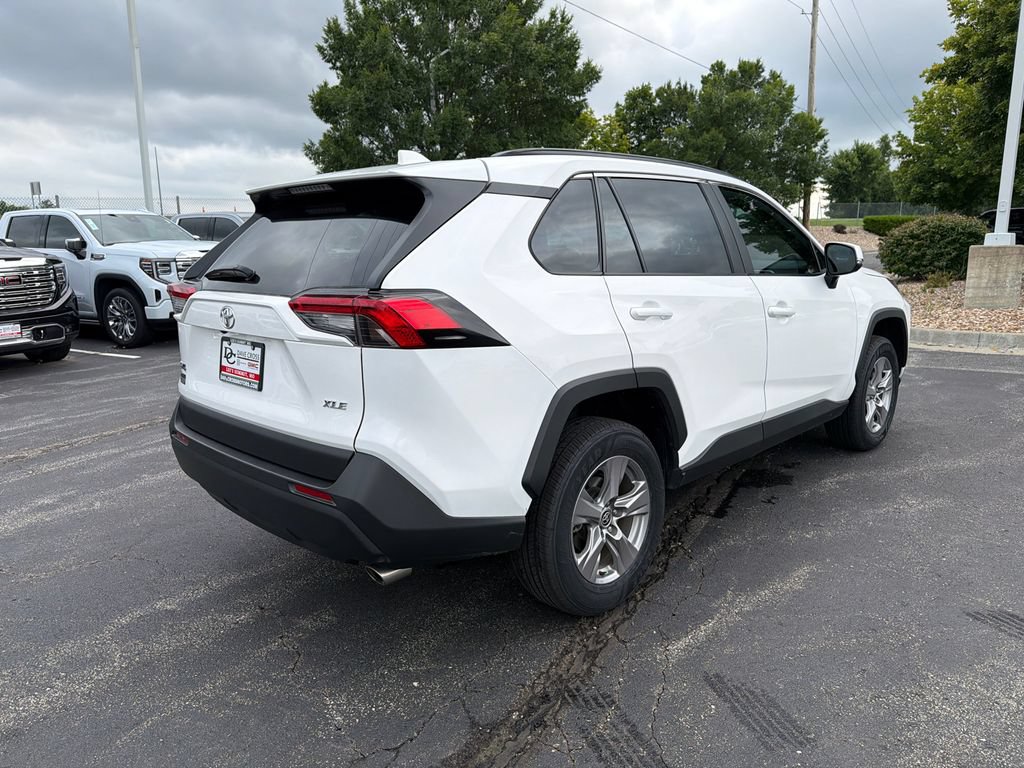 Used 2025 Toyota RAV4 XLE FWD image 5