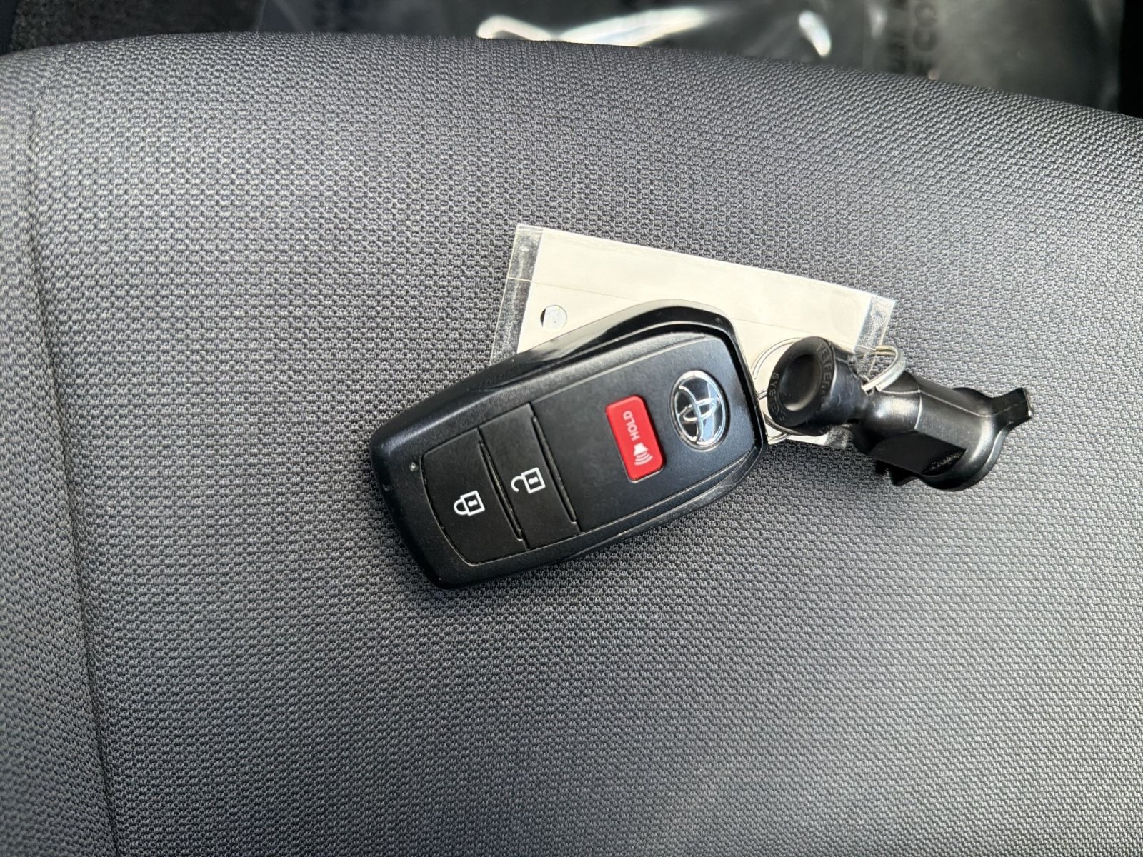 Used 2024 Toyota Corolla Cross AWD Hybrid w/ Moonroof Package image 35
