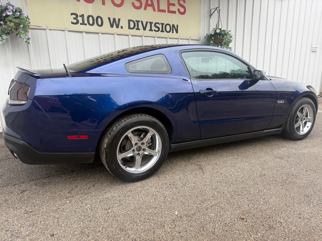 Used 2012 Ford Mustang GT RWD image 5