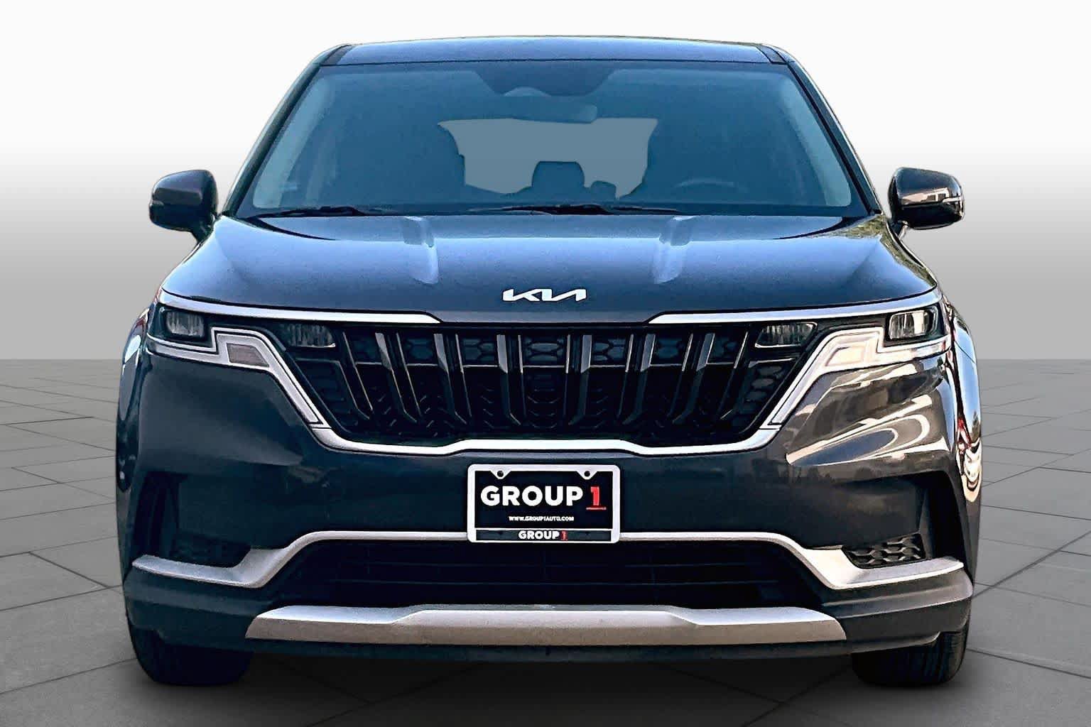 Used 2022 Kia Carnival LX FWD image 4
